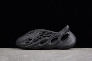 Adidas Yeezy Foam Runner Onyx HP8739